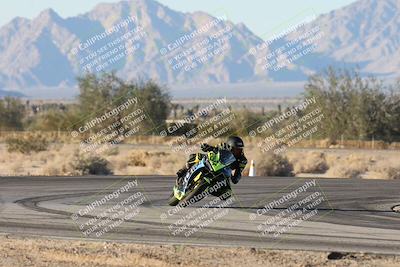 media/Dec-07-2025-CVMA (Sun) [[3e7d2de5dc]]/Race 17-Amateur Formula Middleweight/